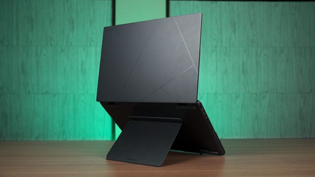 ASUS Zenbook Duo UX8406 review