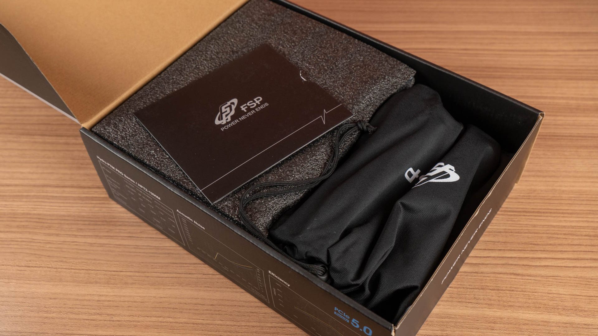 FSP Hydro PTM Pro 1200W 03 FSP Hydro PTM Pro 1200W 03