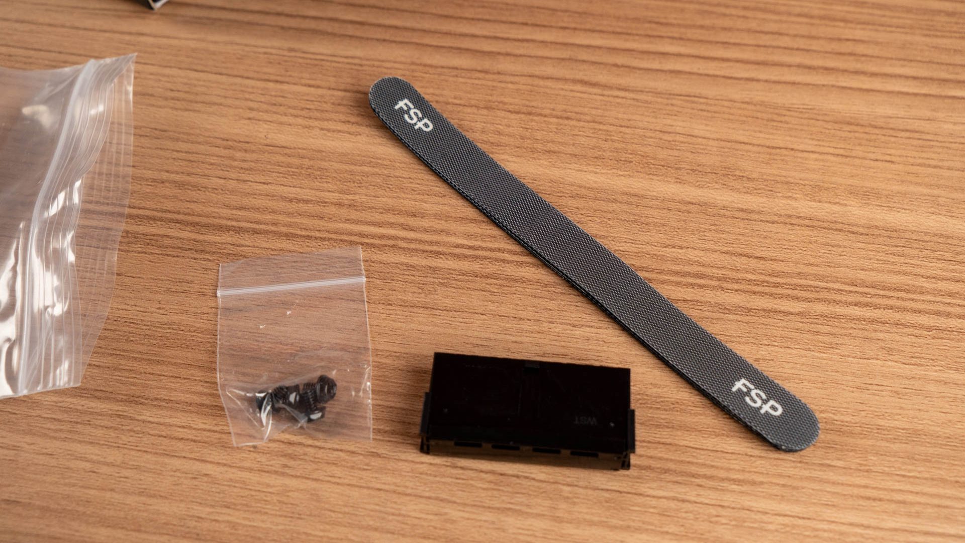 FSP Hydro PTM Pro 1200W 04 FSP Hydro PTM Pro 1200W 04