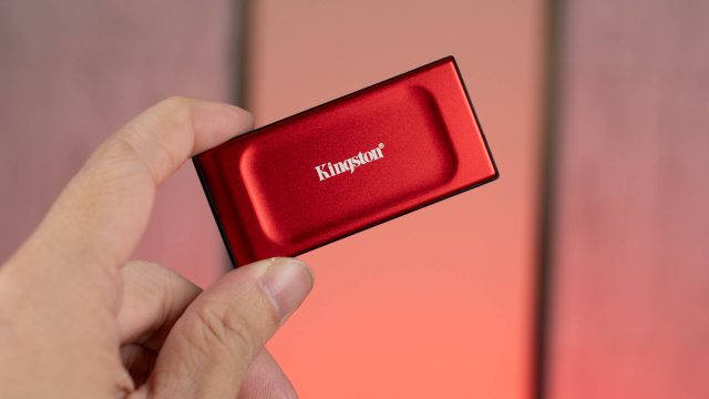 Kingston XS1000R 2TB 03