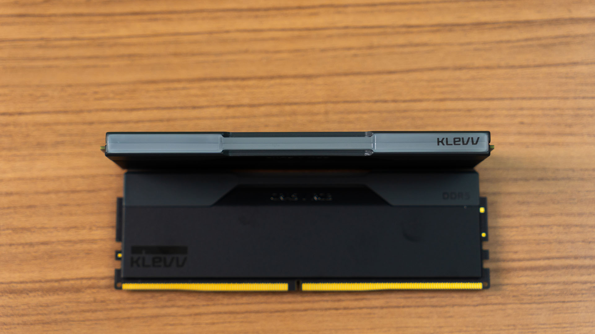 KLEVV CRAS V RGB 8 KLEVV CRAS V RGB 8