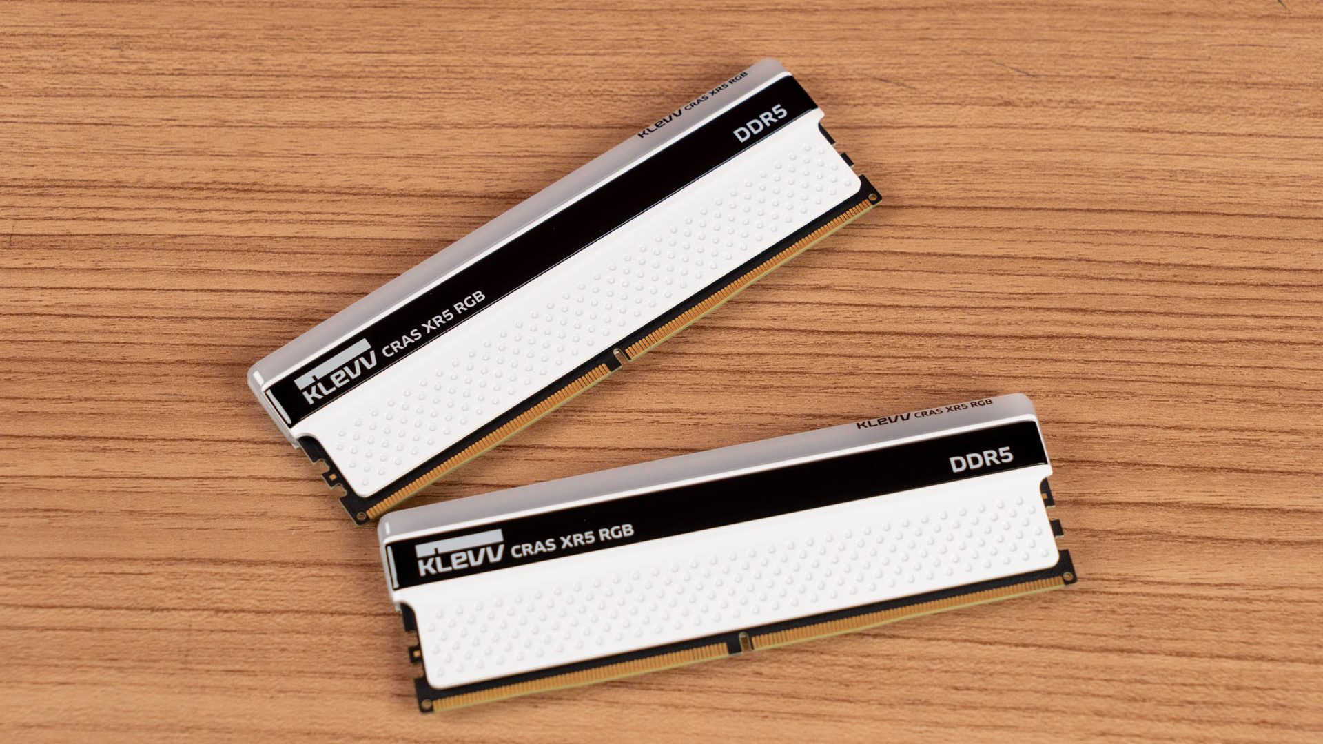 KLEVV CRAS XR5 RGB 04 KLEVV CRAS XR5 RGB 04