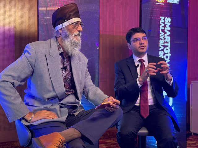 Photo 3: Dr Behrang Parhizkar (R), Chief Executive Officer of Chamrun Digital and Chamrun AI, during a fire side chat at the MDX Summit 2025 today