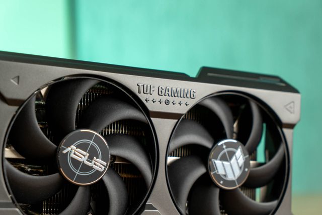 TUF Gaming GeForce RTX 4080 SUPER 14